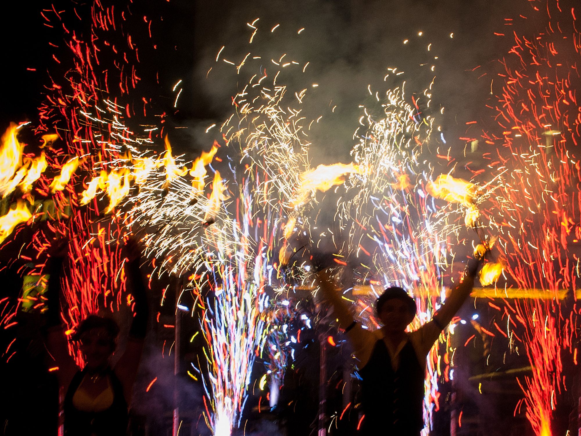 Pyrotechnik zur Showbegleitung unserer Feuershow auf einem Stadtfest