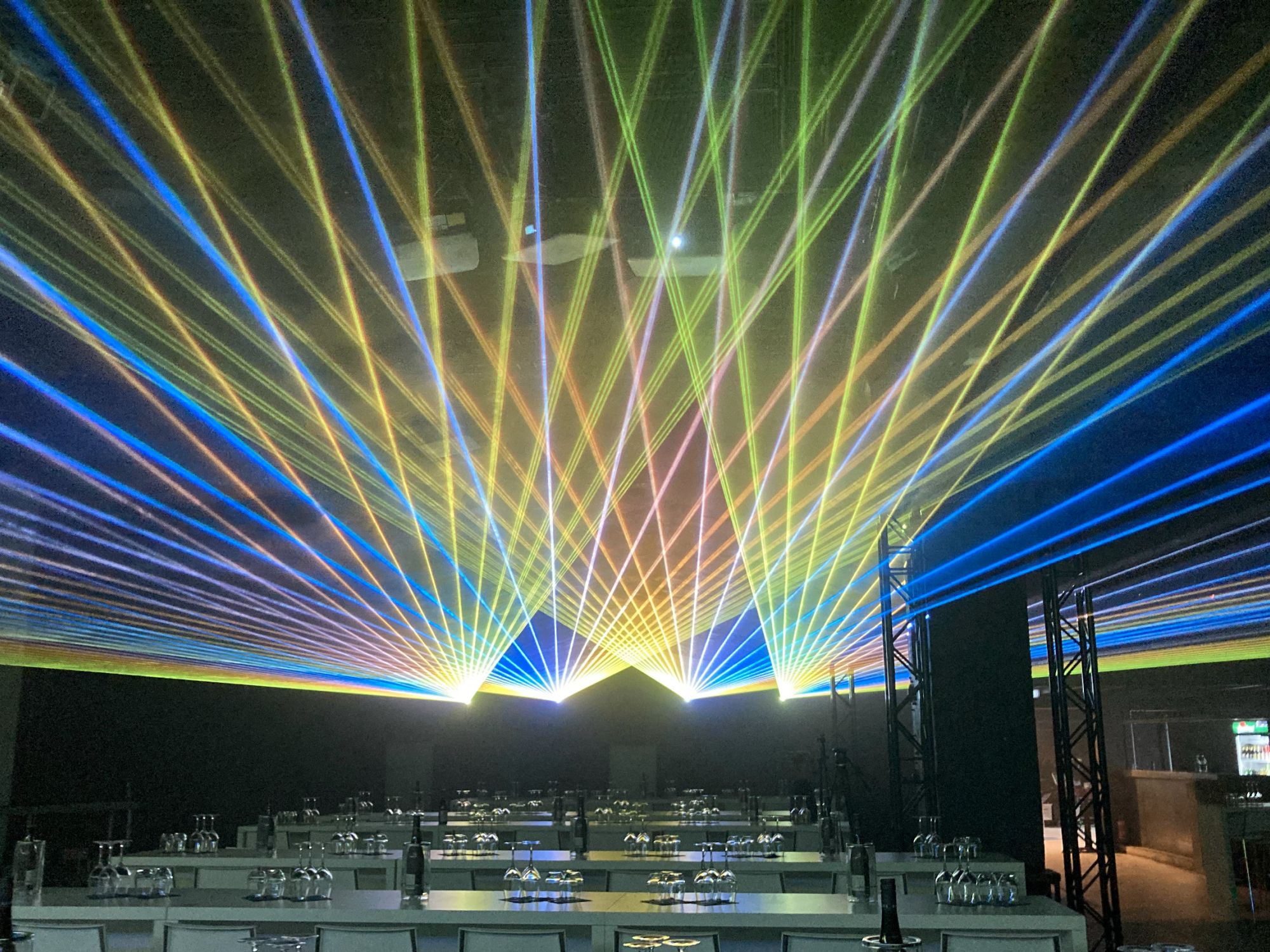Individuelle Lasershow-Programmierung für die Eröffnung der Trendence Awards in Berlin