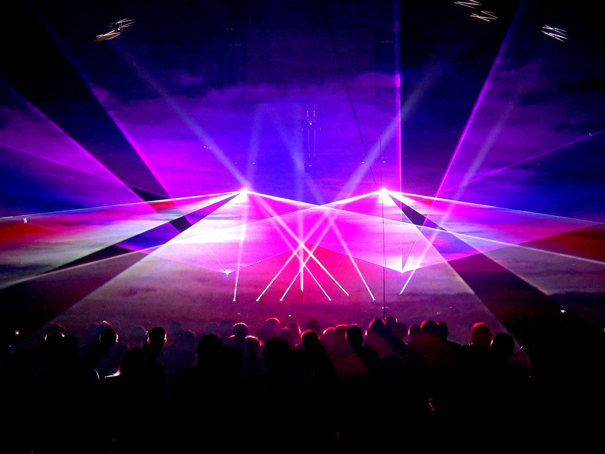Laser- und Lichtshow zur Eröffnung einer Firmenveranstaltung in Münster