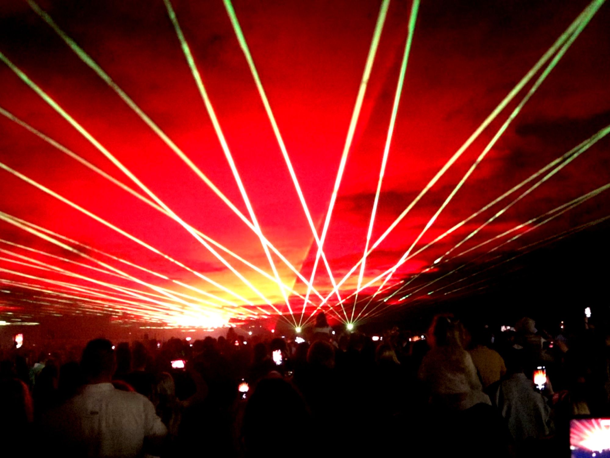 Outdoor Lasershow zum Stadtfest im Ufergarten Bad Zwischenahn