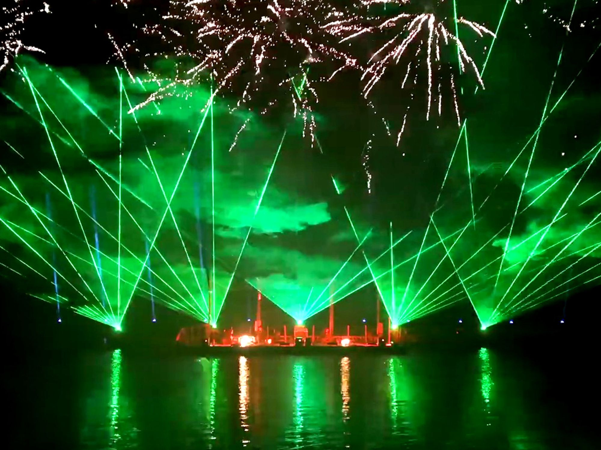 Lasershow in der Nordsee-Lagune Butjadingen