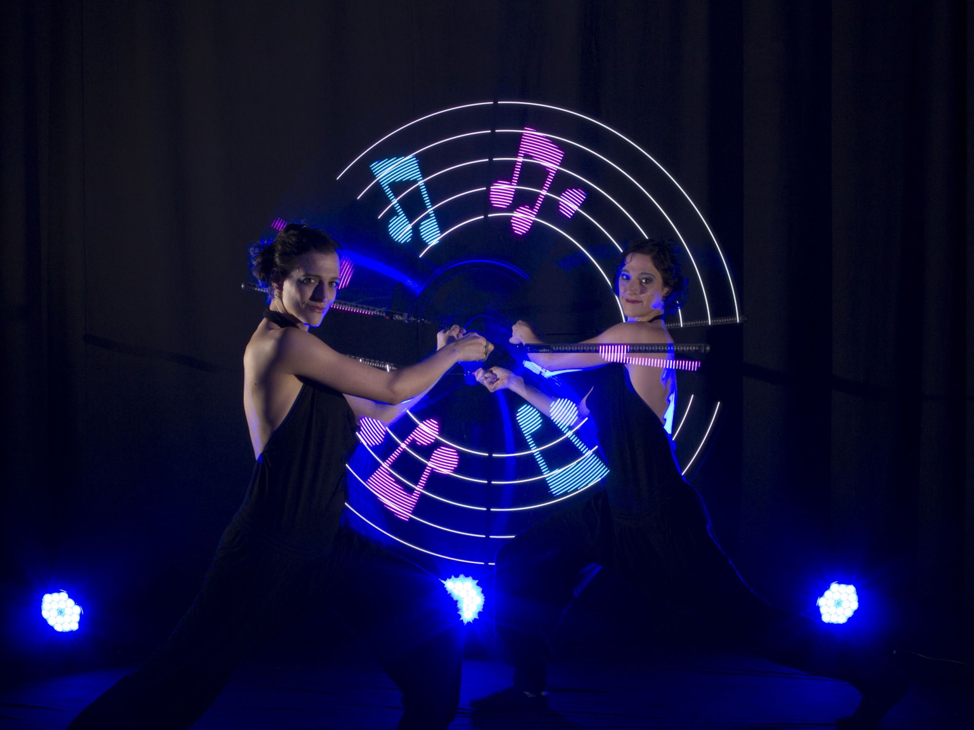 LED-Lichtshow und Live-Violine zur Festival Eröffnung