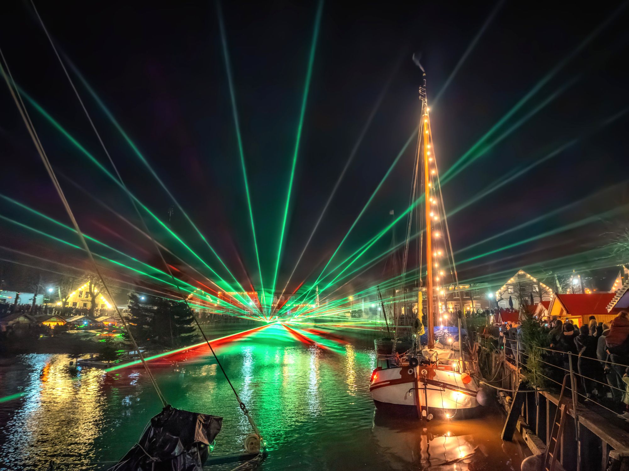 Outdoor-Lasershow zum Lichterfest in Bremen