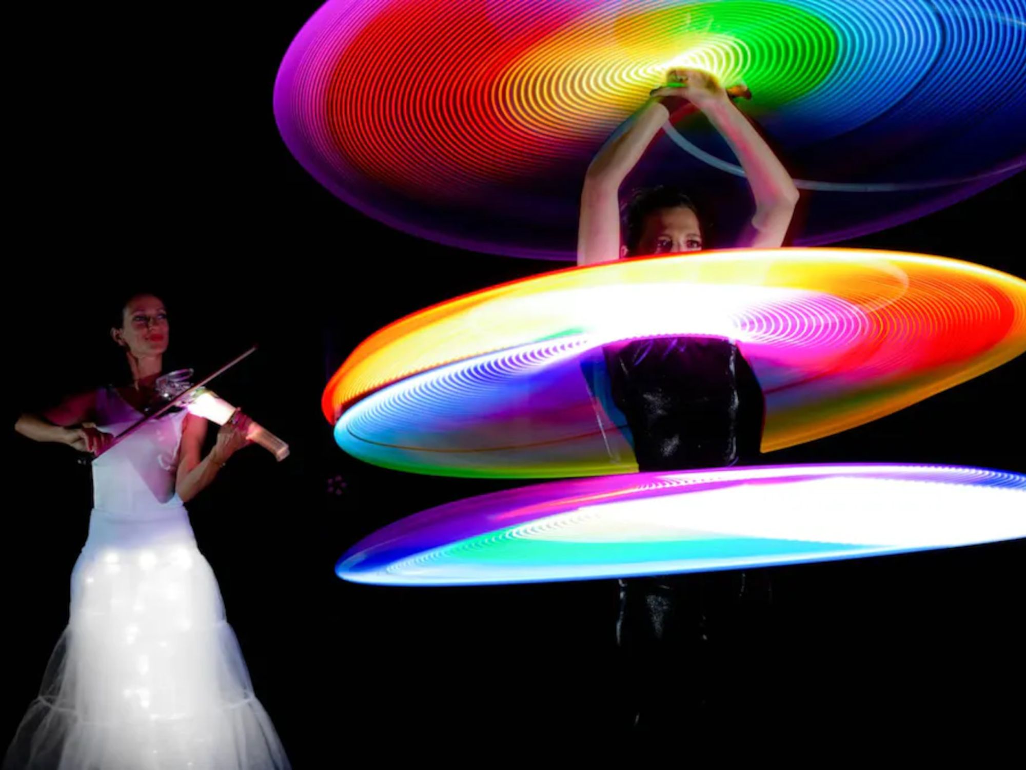 LED-Show und Lichtjonglage fĂŒr eine Firmenfeier im Messezentrum Freiburg