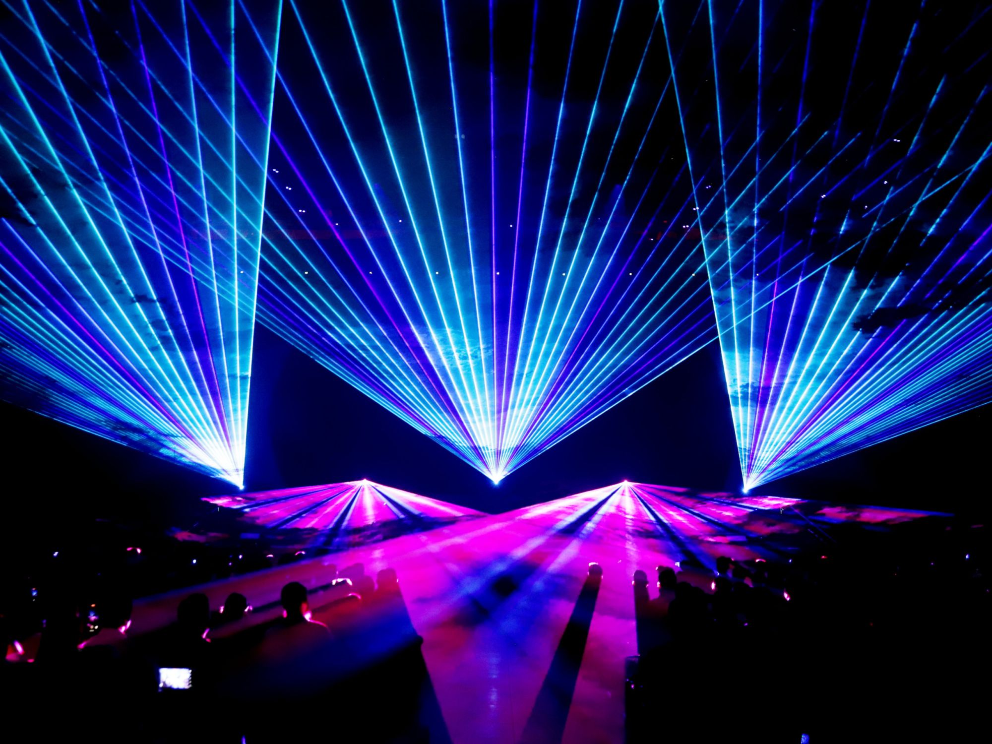 Individuelle Lasershow-Programmierung für die Eröffnung der Trendence Awards in Berlin