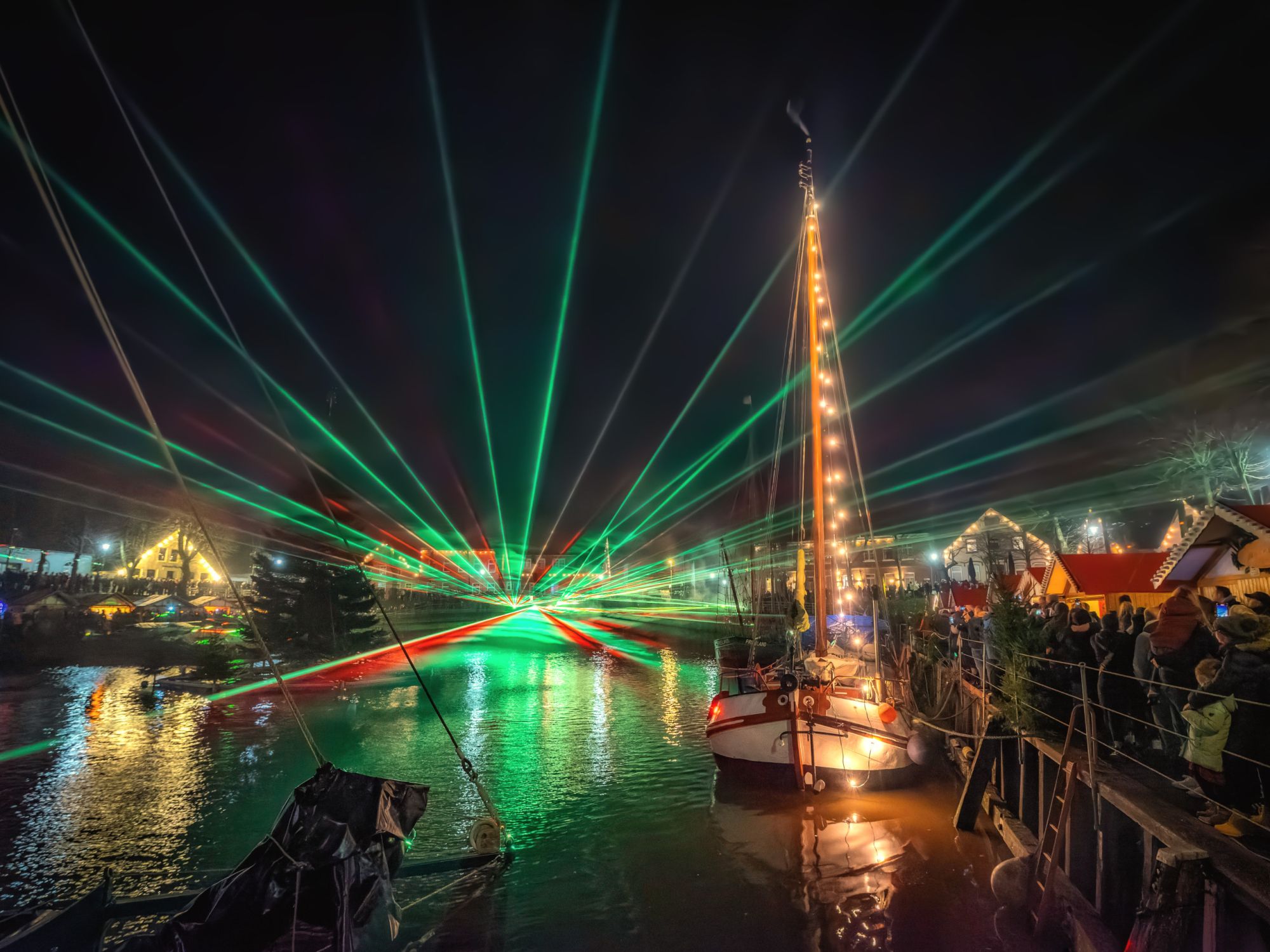 Outdoor-Lasershow zum Lichterfest in Bremen