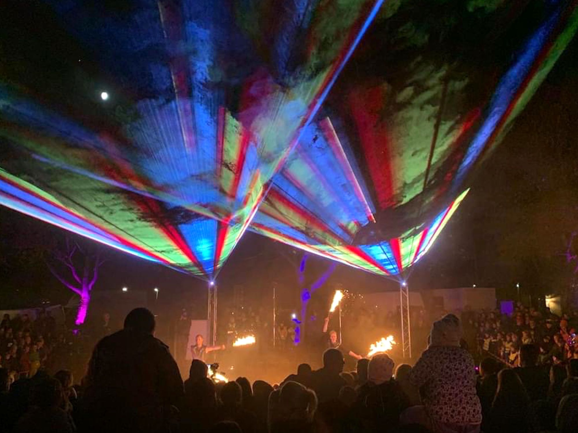 Laser- und Feuershow für das Lichterfest in Rastede