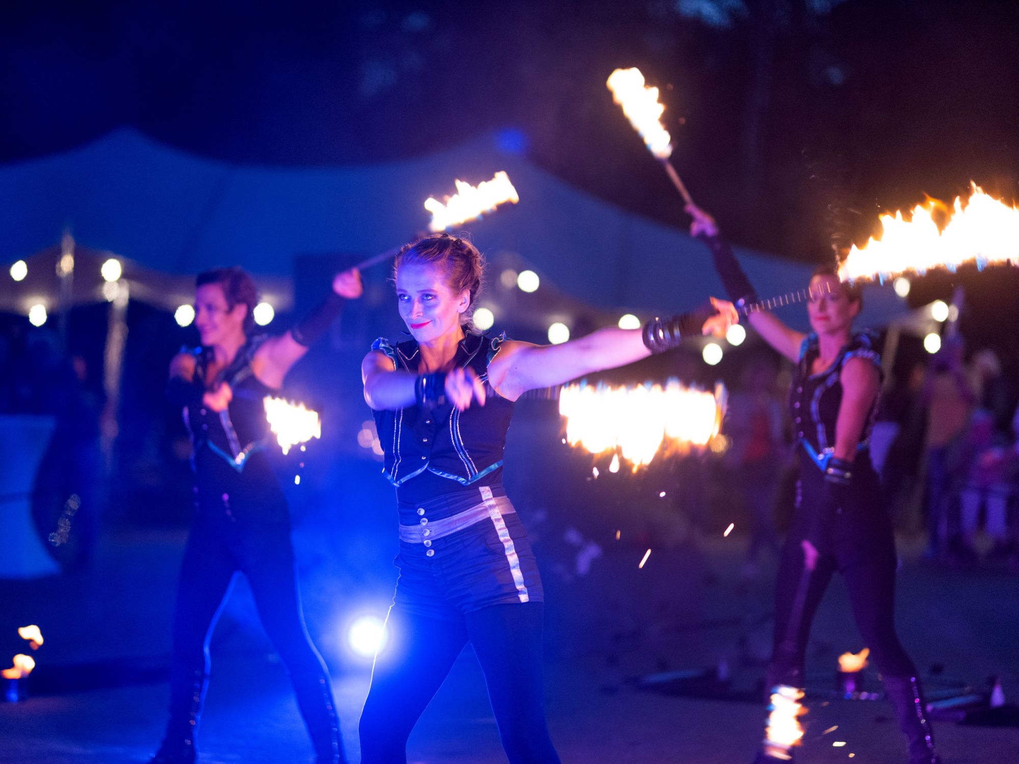 Feuershow mit speziellen Flammeneffekten in Hamburg