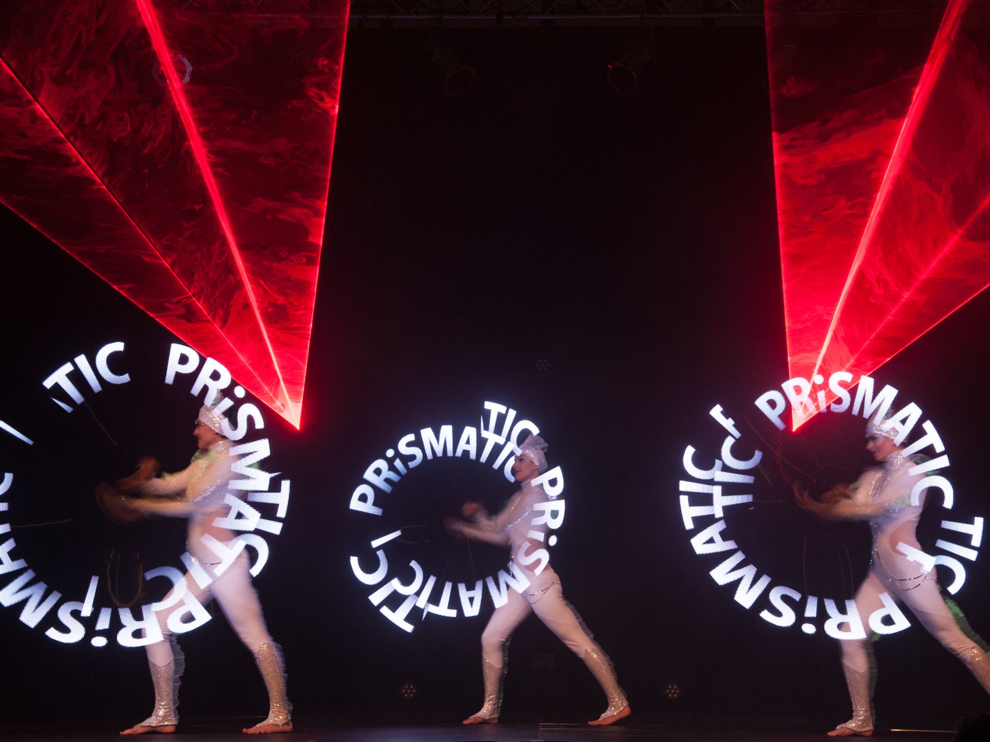 LED-Lichtshow kombiniert mit Lasershow und artistische Einbindung von Logos